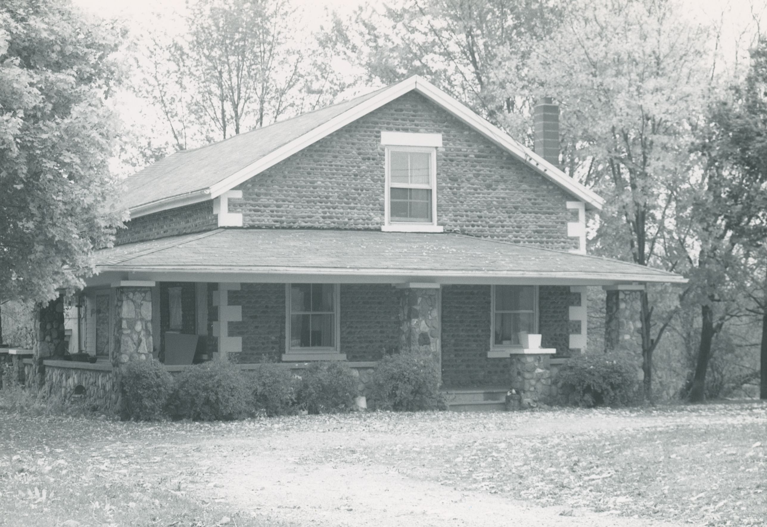 Har-7 7928 Ridge Rd 1